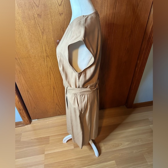 NWT Ann Taylor Sleeveless Sheath Belted Knee Length Wrap Dress Camel Size 10 - Picture 4 of 14